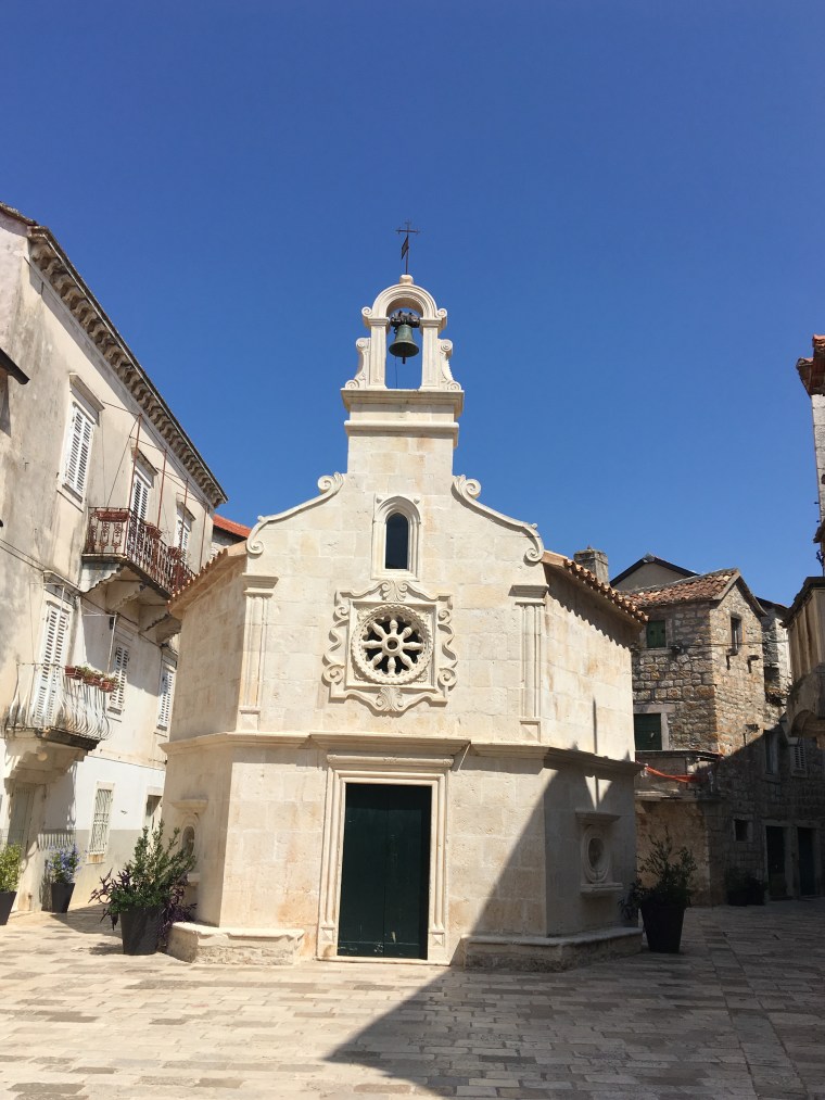 2404E0A0-2083-4DC0-B72C-CA30783F83AD