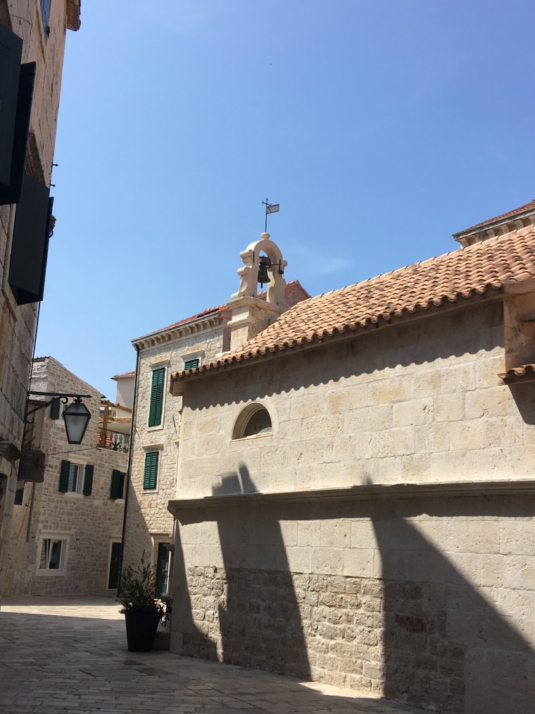 9E643503-C4D0-4D78-BFD6-FC036D4994F9